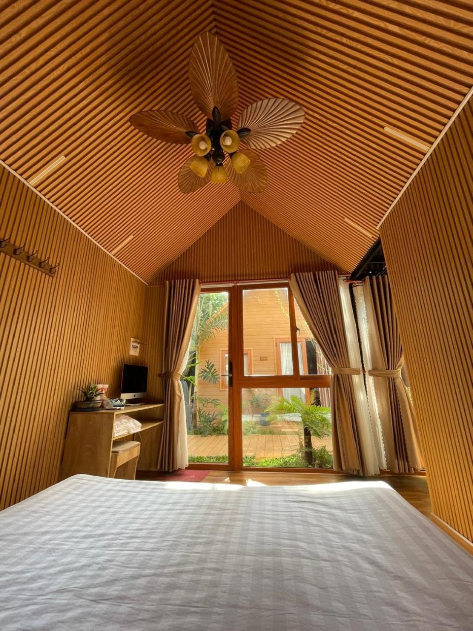 La Garden Homestay Long Xuyen Bagian luar foto