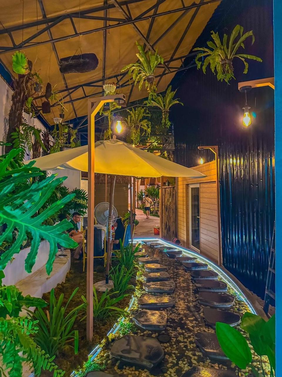 La Garden Homestay Long Xuyen Bagian luar foto
